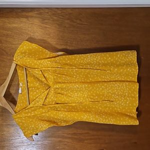 Flutter sleeve blouse